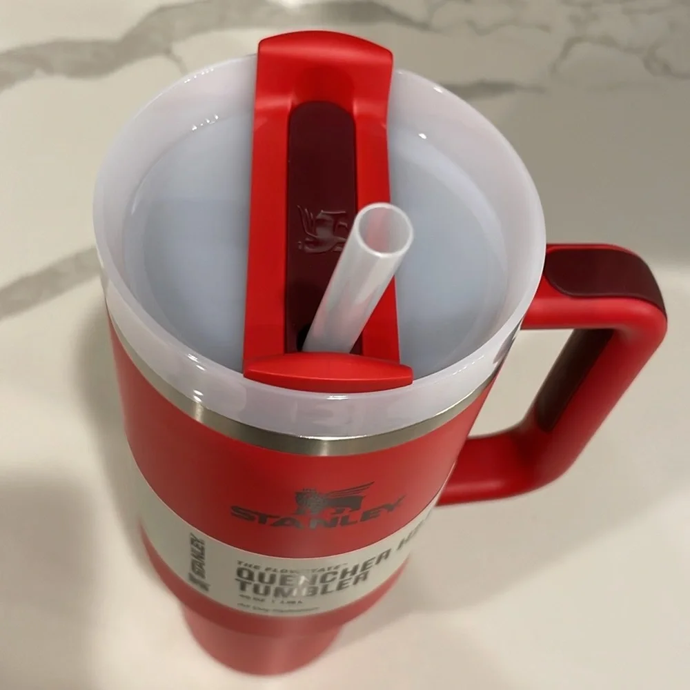 Stanley - LAVA (red) - 40 oz. Flowstate Quencher H2.0 Tumbler - NWT!